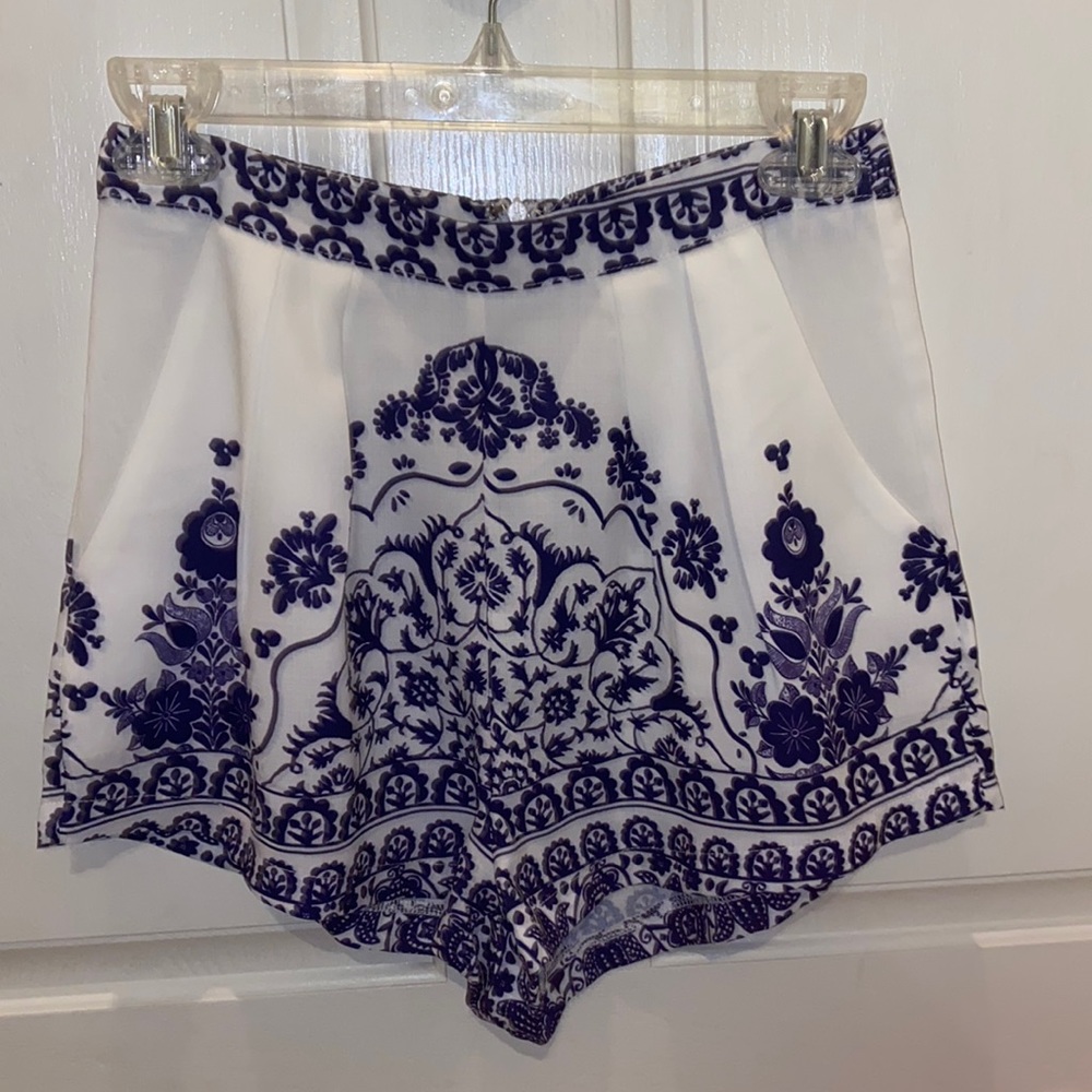 Lily Whyt brand shorts
